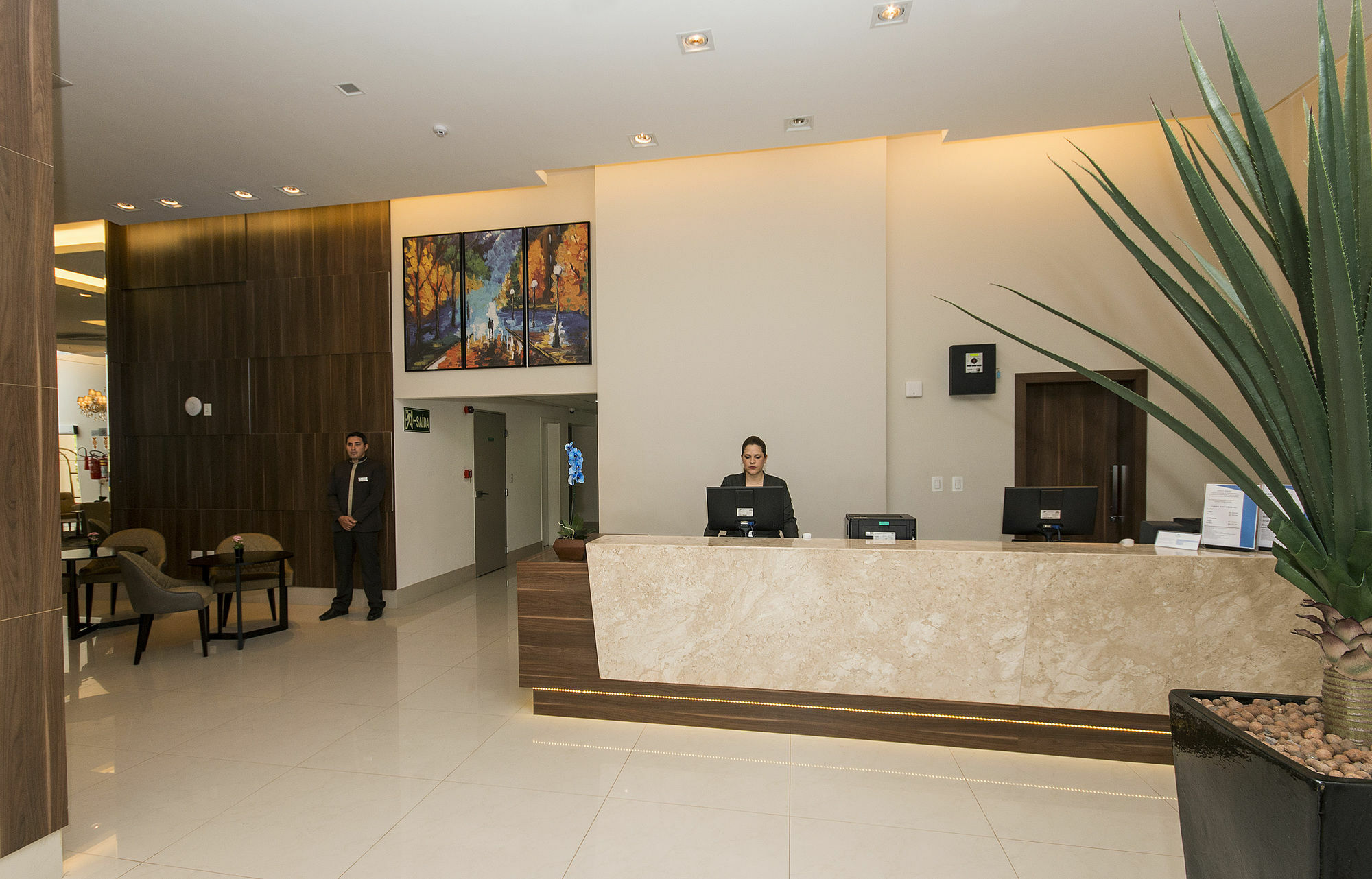 Comfort Hotel Cuiaba Екстер'єр фото