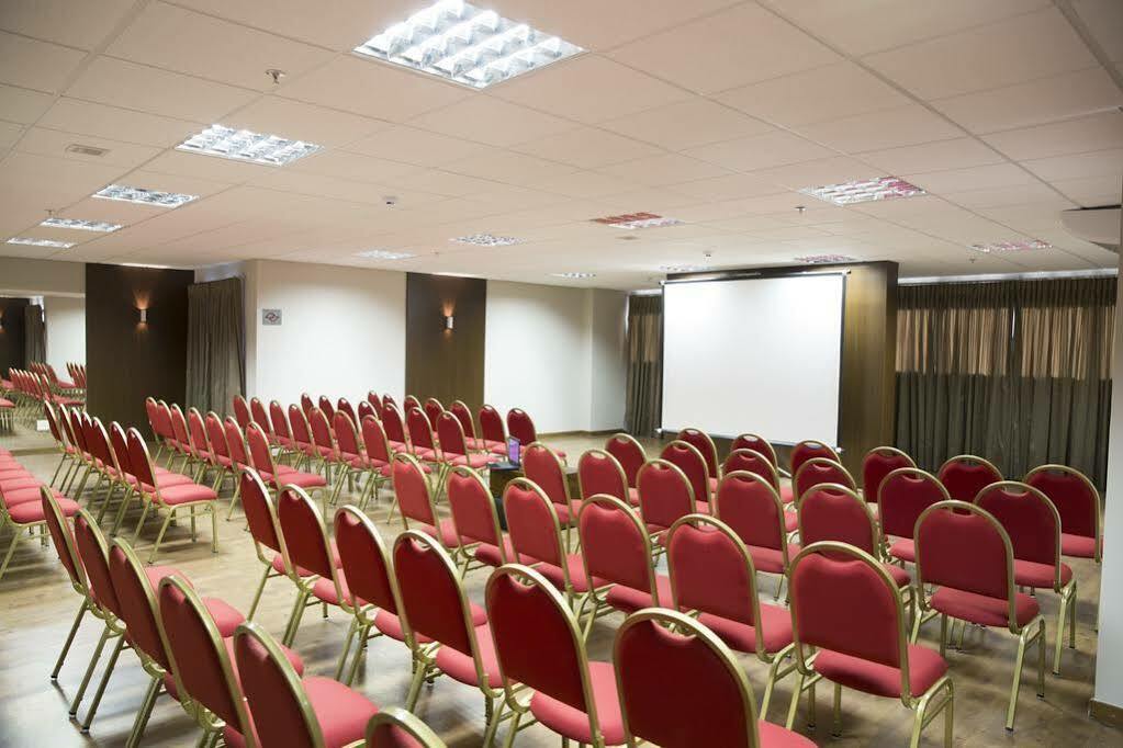 Comfort Hotel Cuiaba Екстер'єр фото