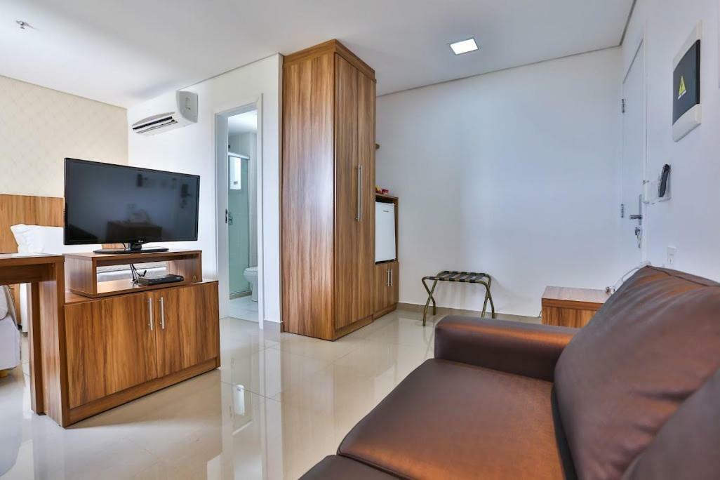 Comfort Hotel Cuiaba Екстер'єр фото