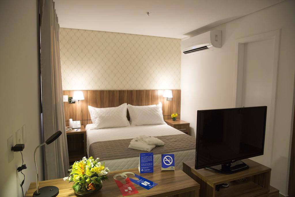 Comfort Hotel Cuiaba Екстер'єр фото