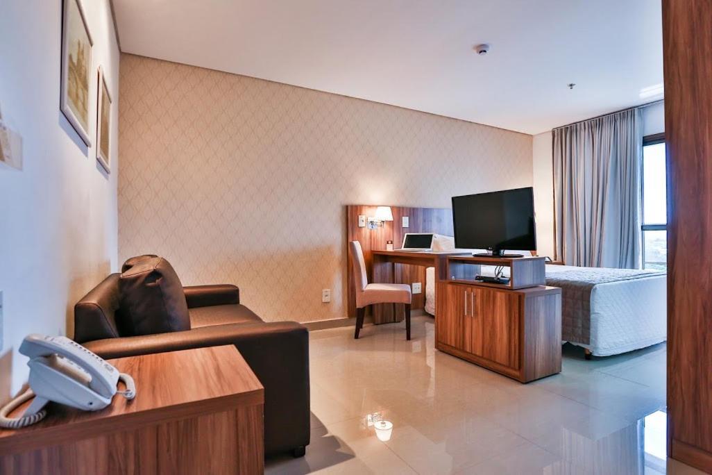 Comfort Hotel Cuiaba Екстер'єр фото